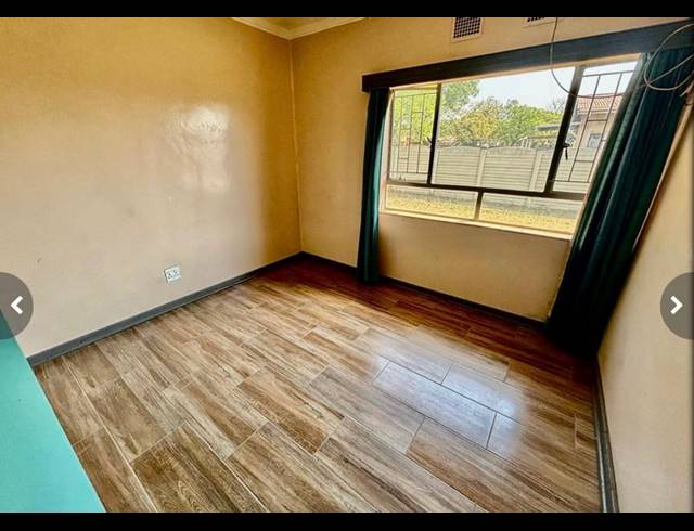 3 BEDROOM HOUSE FOR SALE IN VANDERBIJLPARK CE 2